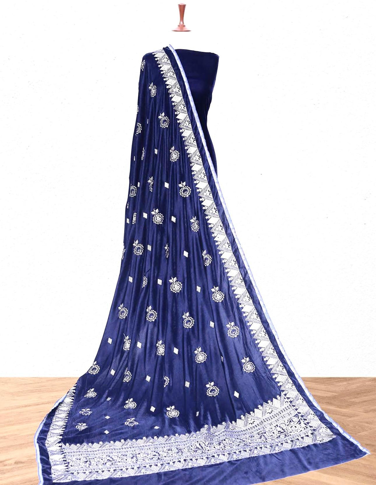 Symmetric Blue Velvet Shawl