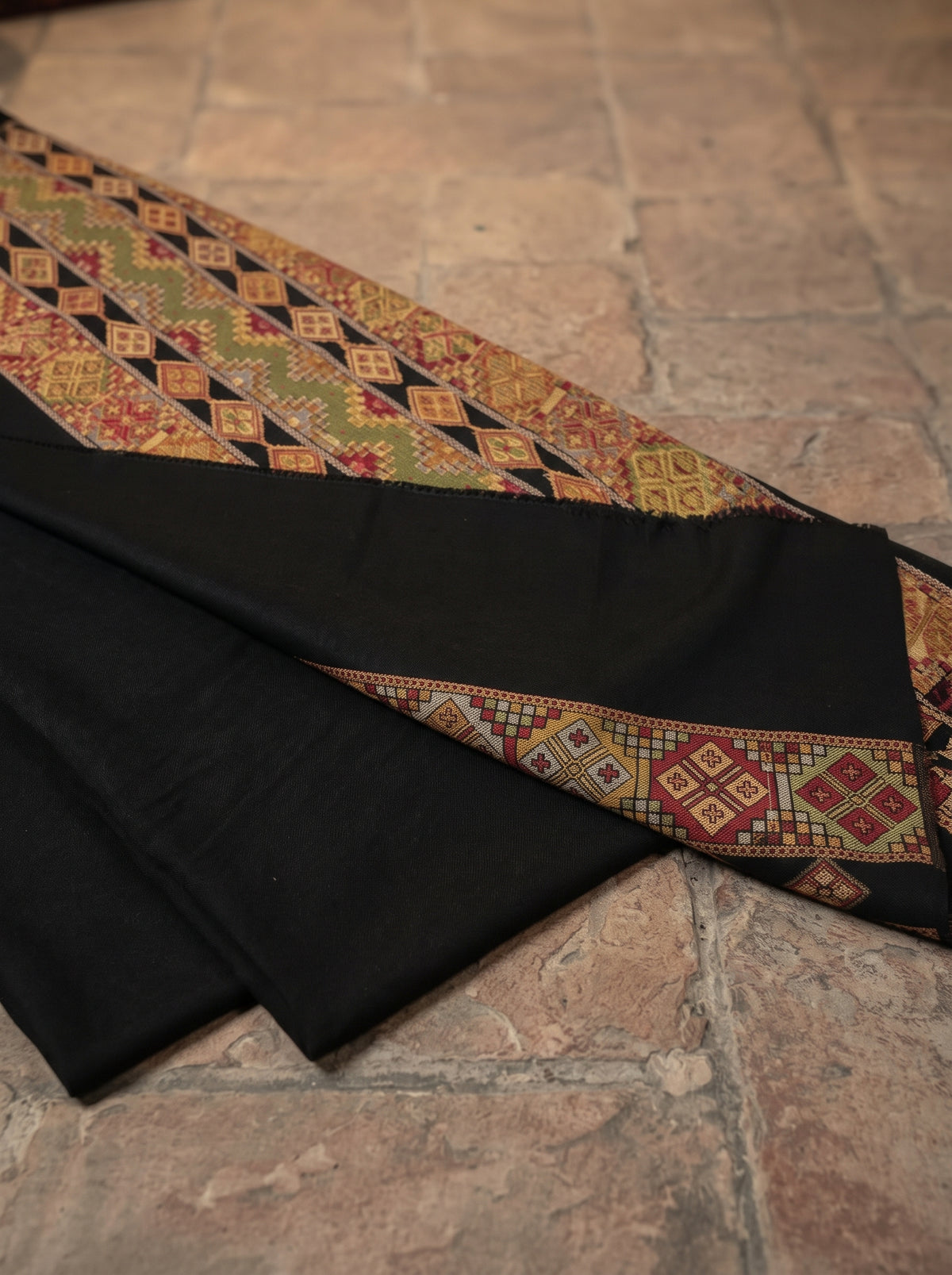 Geometric Black Kaani Wool Shawl