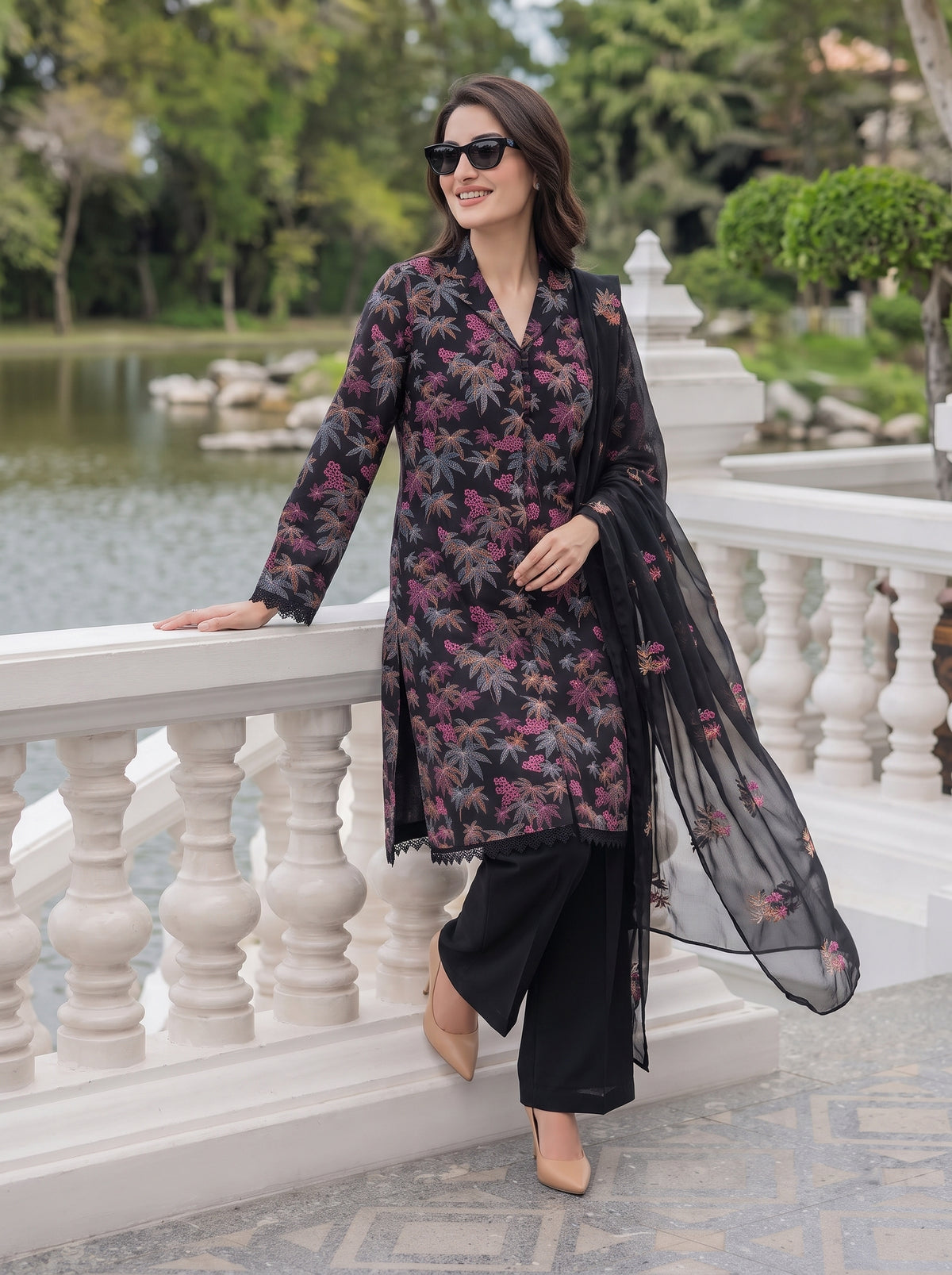 Palm Leaves Black Karandi