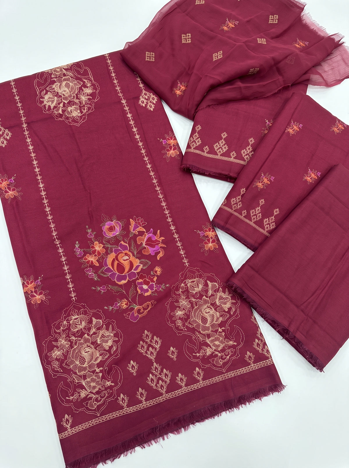 Berry Neck Border Floral Karandi
