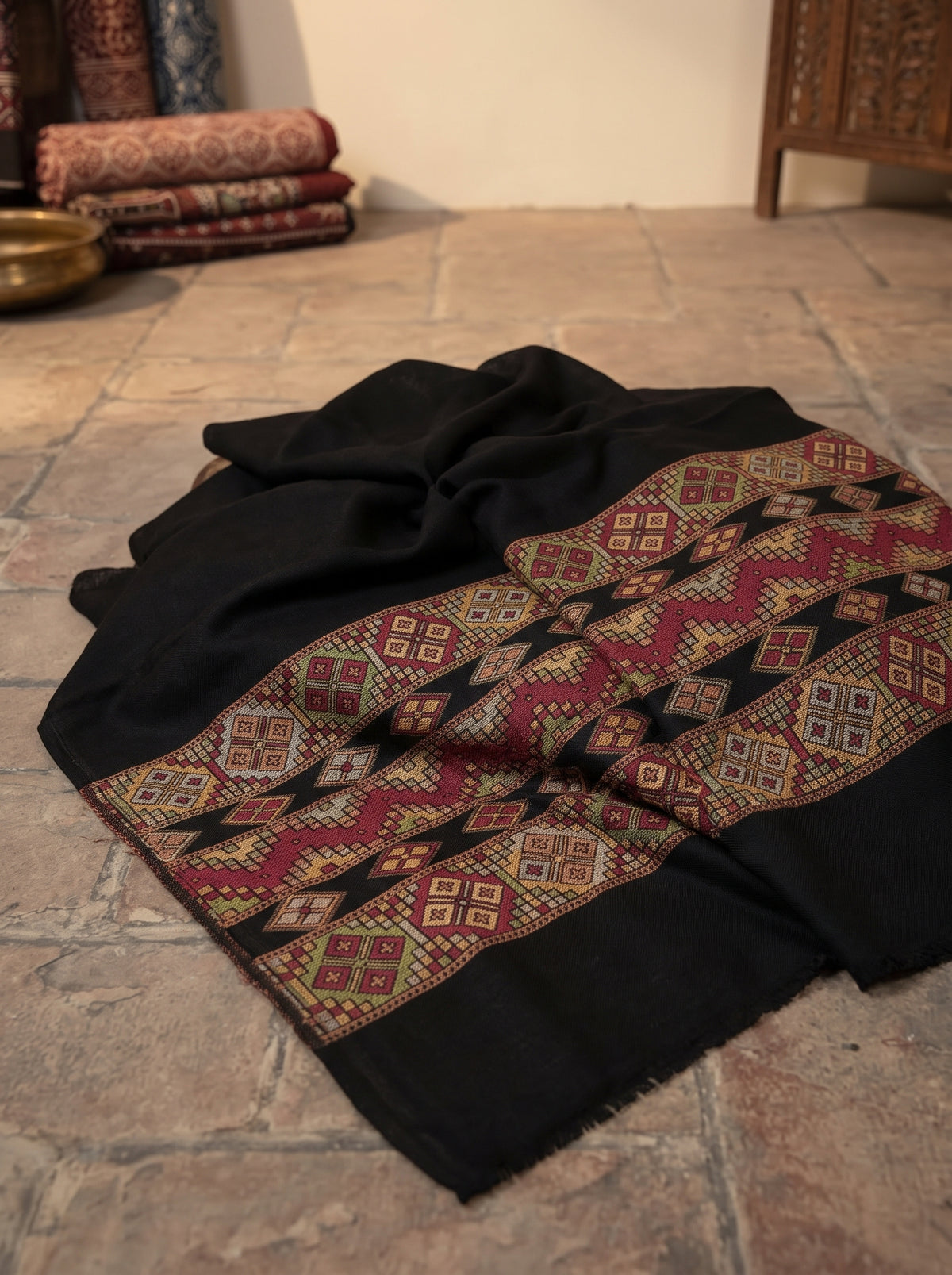 Geometric Black Kaani Wool Shawl